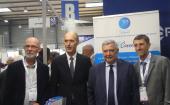 Visite du Président du Département de Seine-et-Marne, Jean-François PARIGI et du Président de Seine-et-Marne Numérique, Olivier LAVENKA sur le stand du Syndicat avec Dominique LEROY, Directeur Général des services et Jean-Louis BRUNET, Directeur adjoint de l’aménagement et des services numériques.